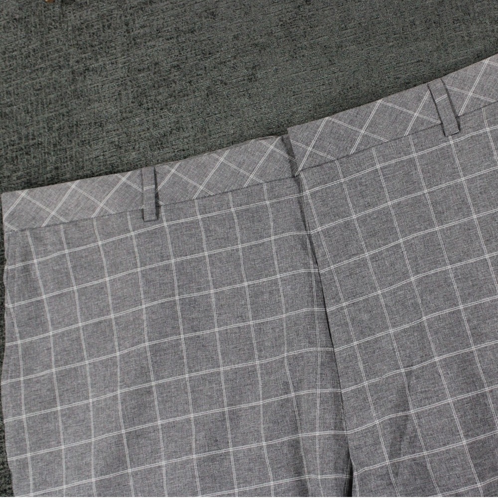Walter Hagen Mens Grey Windowpane Plaid Golf Shorts Size 42 Performance Stretch